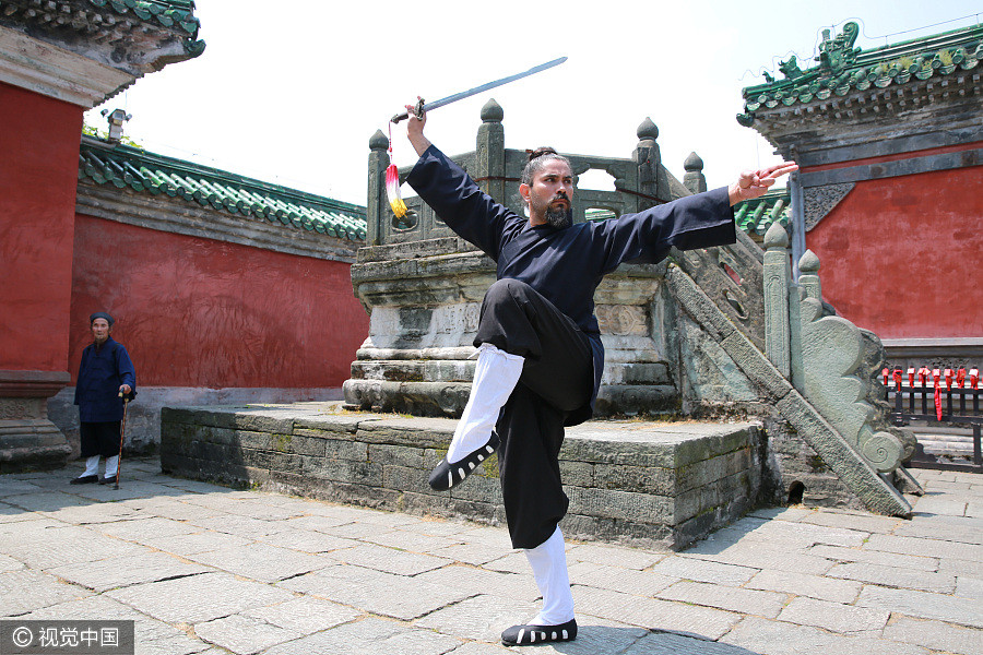 Mexican learns tai chi on Wudang Mountains for 25 times