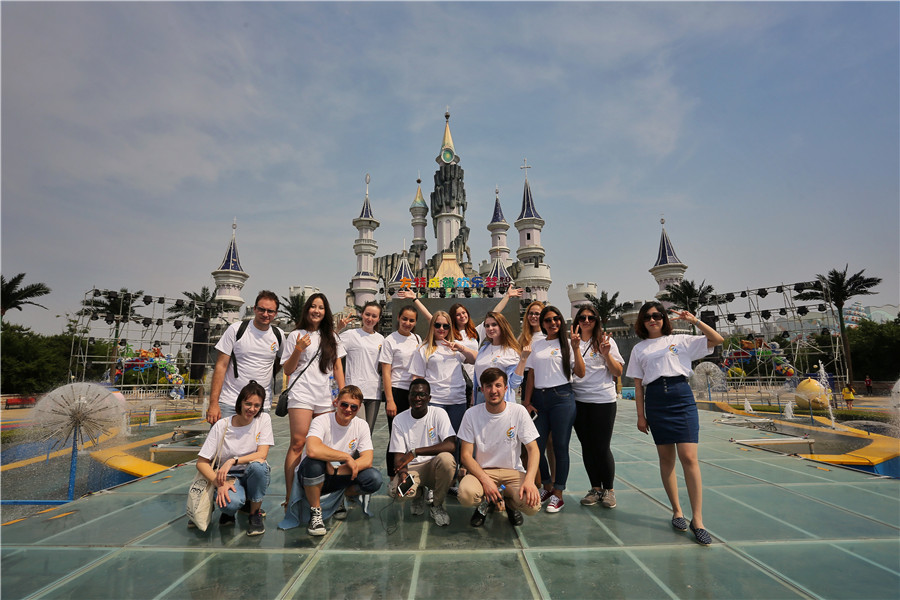 International students celebrate Dragon Boat Festival