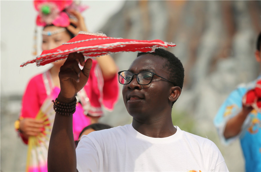 International students celebrate Dragon Boat Festival