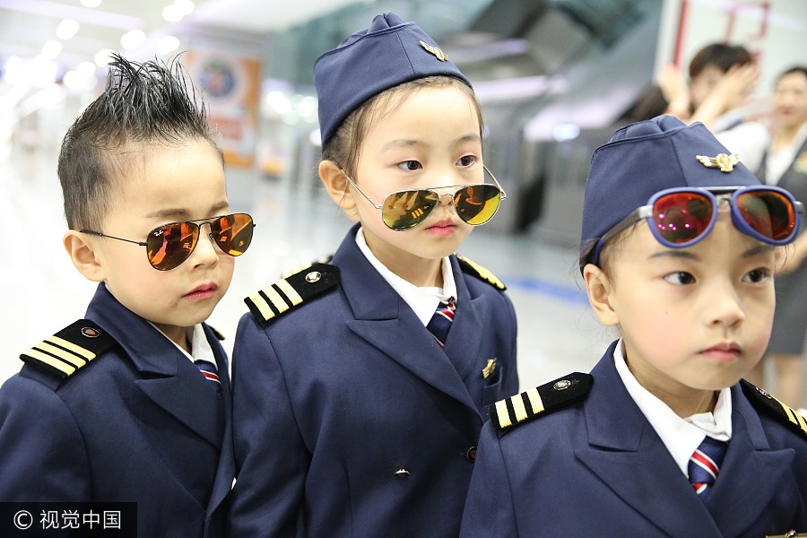 Junior pilots form air safety flash mob