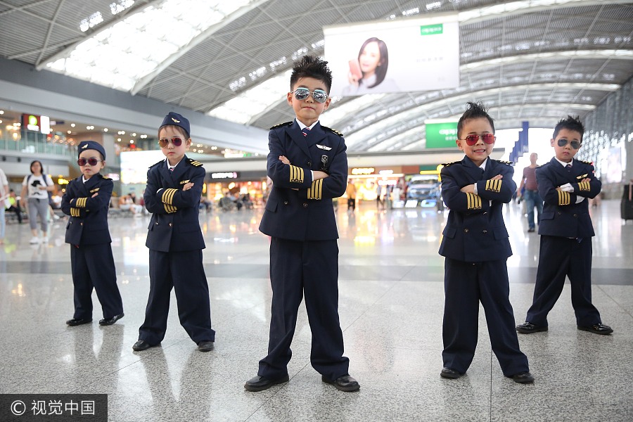 Junior pilots form air safety flash mob