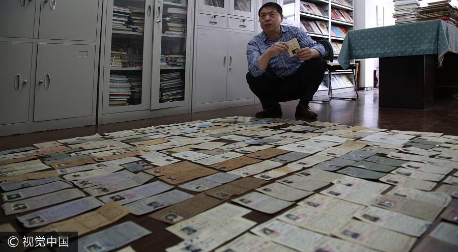 Shenyang collector gathers 200 <EM>gaokao</EM> permits