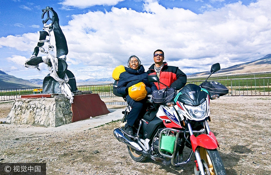 Man gives 84-year-old mother a motorcycle ride to Tibet
