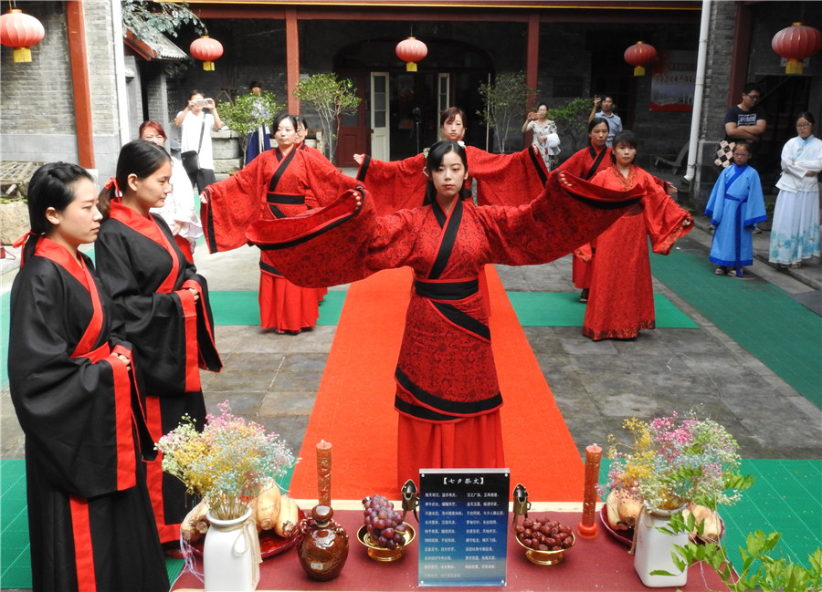 Chinese Valentine's Day celebrated in ancient way