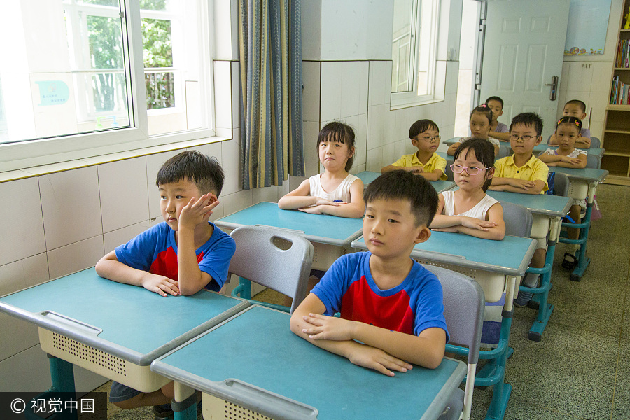 Eleven twins enroll at same primary school in Hangzhou