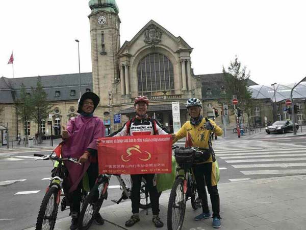 Wuhan cyclist, 68, rides across Europe in 100 days