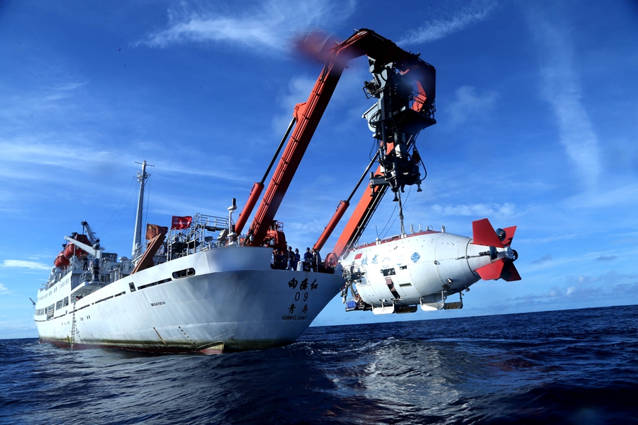 China constructs new mothership for submersible<EM> Jiaolong</EM>