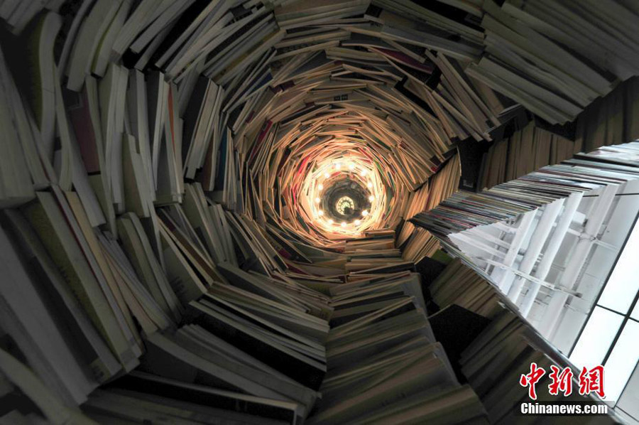 Giant book tower rises in Liaoning