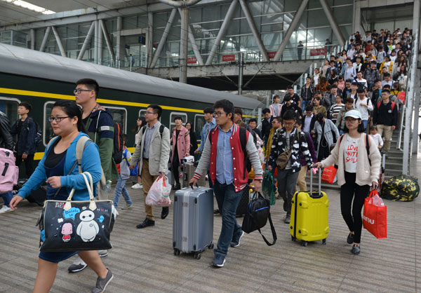 Over 100 million railway trips made during National Day holiday