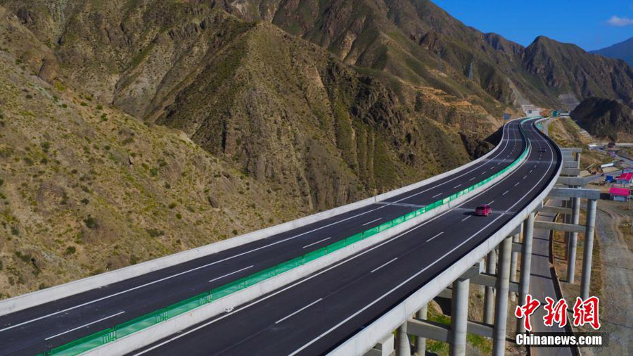 Northwest China's autonomous county gets first highway