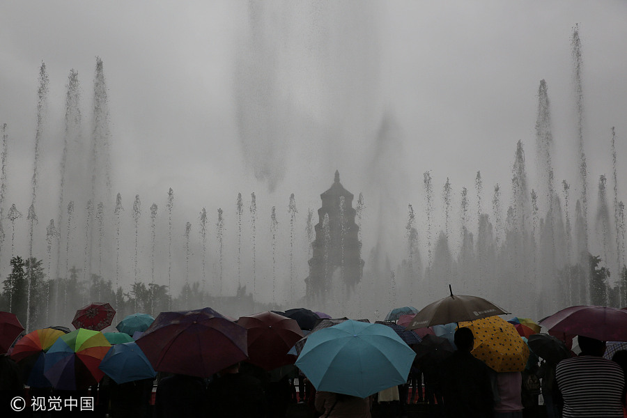 A look back at crowded China spots during the holiday week