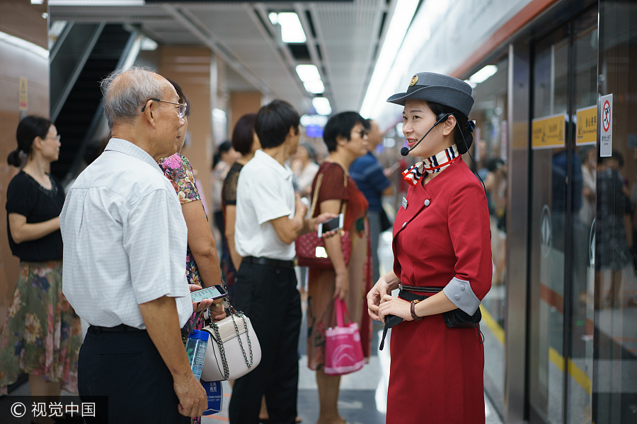 Sea-view subway completes test operation in Xiamen