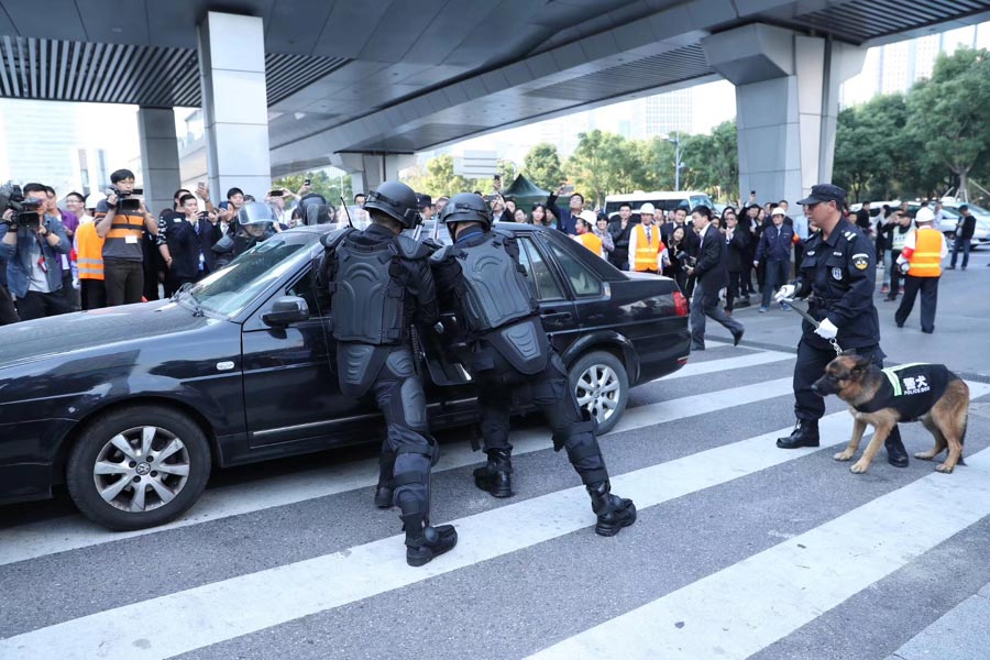 Emergency drill held at Shanghai World Financial Center