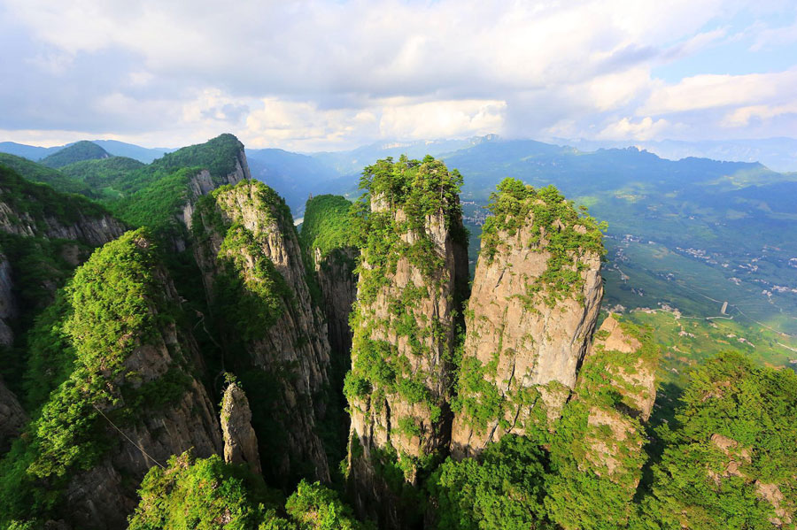 US Grand Canyon's twin sister in Central China's Hubei