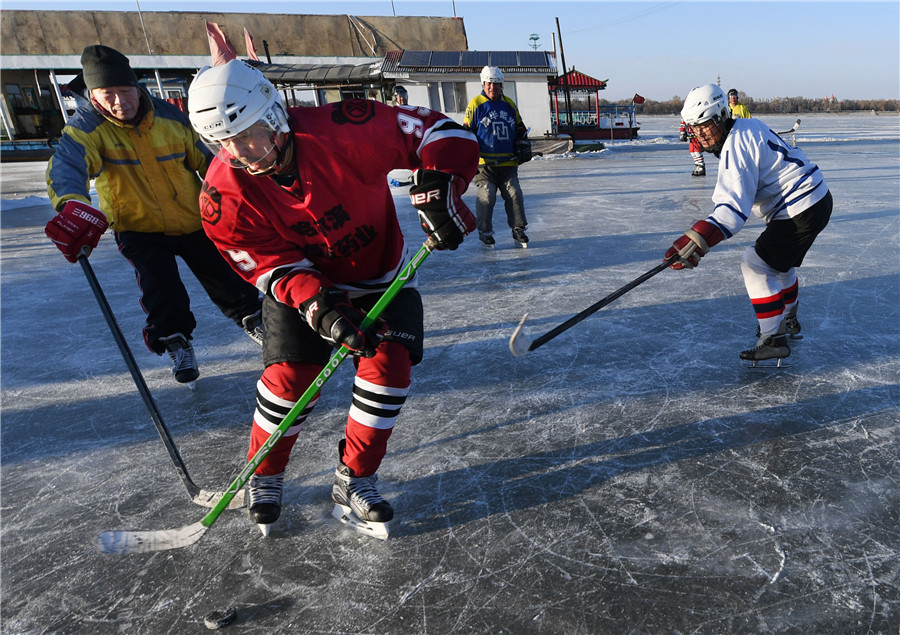 On the ice, senior hockey players find youth again