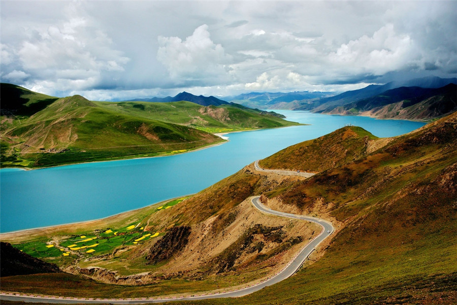 Stunning scenery of Tibet