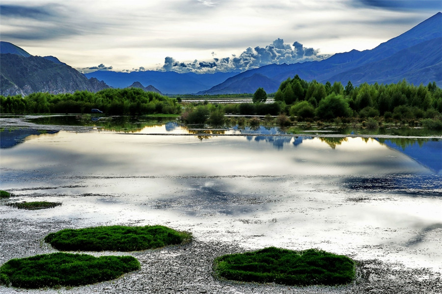 Stunning scenery of Tibet