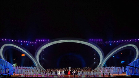 Beijing holds concert for 1st anniversary of Olympics