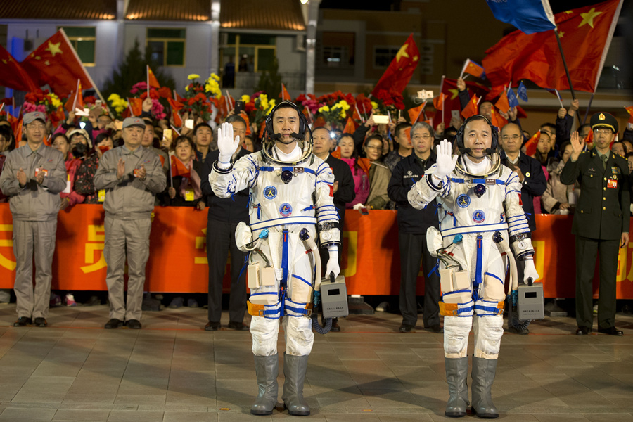 See-off ceremony held for Chinese astronauts of Shenzhou-11 mission