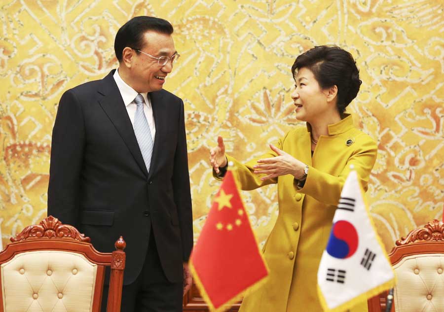 Premier Li : visiter la Corée du sud est comme passer chez un voisin