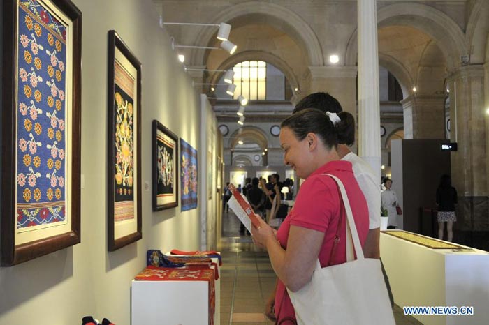 Echanges culturels sino-français : exposition « La culture du Hunan en France »