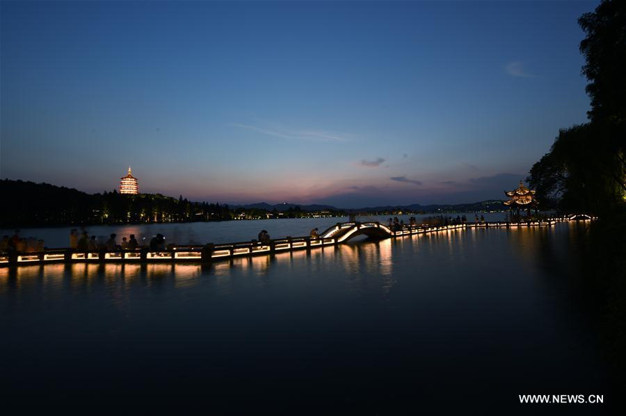 Chine/G20 : vue nocturne de Hangzhou