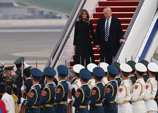 Le président américain Donald Trump entame sa visite d'État en Chine