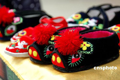 Popular traditional Chinese baby-shoes