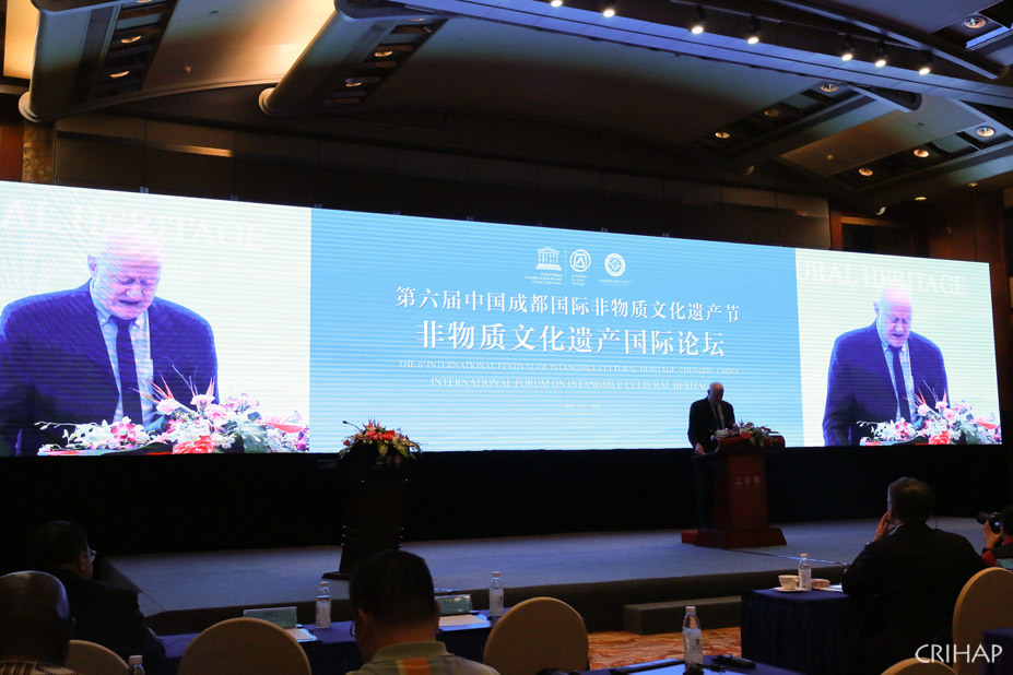 CRIHAP delegation takes part in the International Forum on Intangible Cultural Heritage of the 6th International Festival of Intangible Cultural Heritage in Chengdu