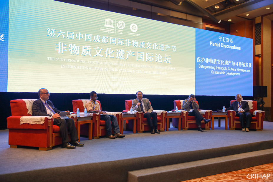 CRIHAP delegation takes part in the International Forum on Intangible Cultural Heritage of the 6th International Festival of Intangible Cultural Heritage in Chengdu