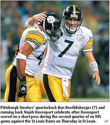 Roethlisberger, Davenport lead Steelers past Rams