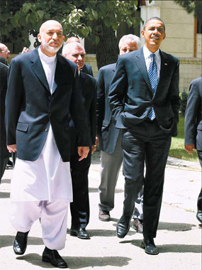 Obama meets Karzai in Kabul
