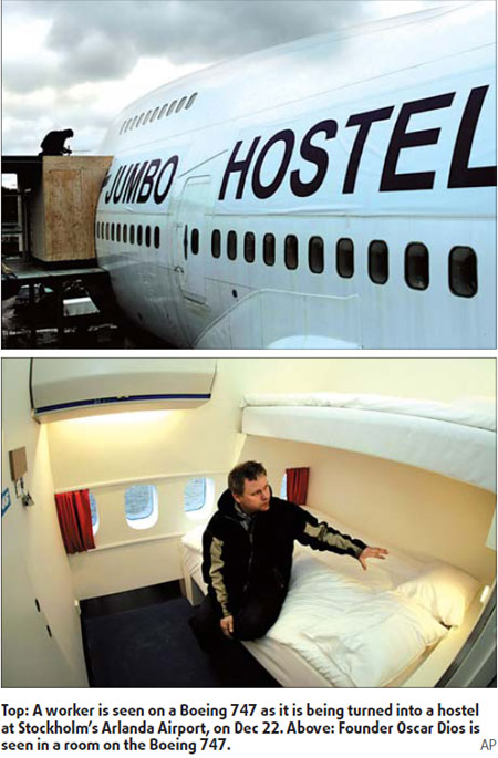 It's a Boeing 747 plane. It's a hostel. No, it's Jumbo Hostel
