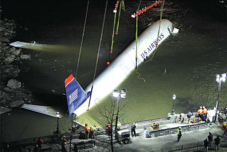 US Airways jet lifted out of Hudson River