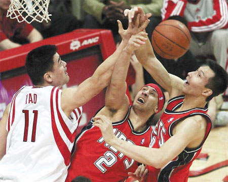 Howard waves wand to beat Bobcats