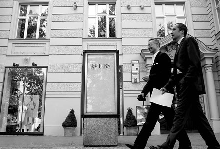 UBS to pull the plug on 8,700 jobs