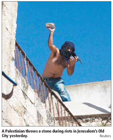 Clashes at holy Jerusalem site