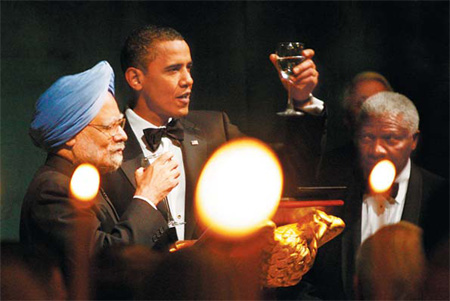 Obama courts Singh at state dinner