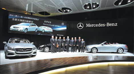 Mercedes offers consumers 'green luxury'