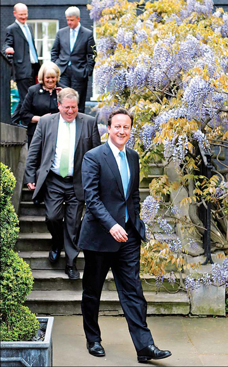 UK coalition leaders meet for the first time