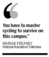 Foreign teacher enjoys campus life