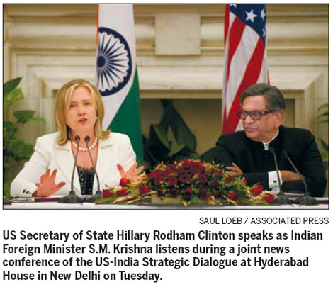 Clinton encouraged by India-Pakistan peace talks