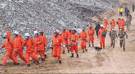 Mine rescue efforts hampered by weather