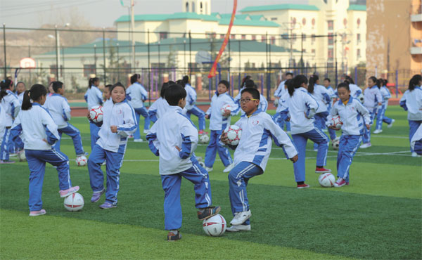 Football kicks off at city schools