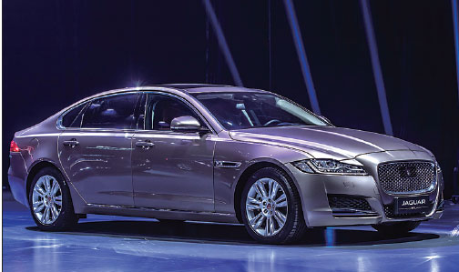 New high-tech Jaguar XFL sedan a designer dream for young biz elite