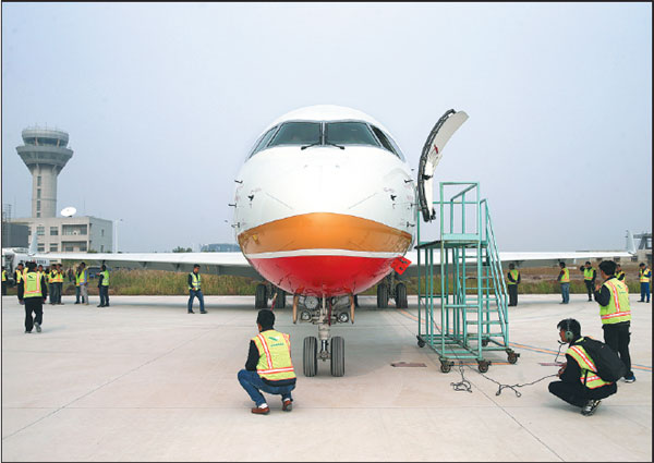 First China-made regional jet delivered to Chengdu Airlines