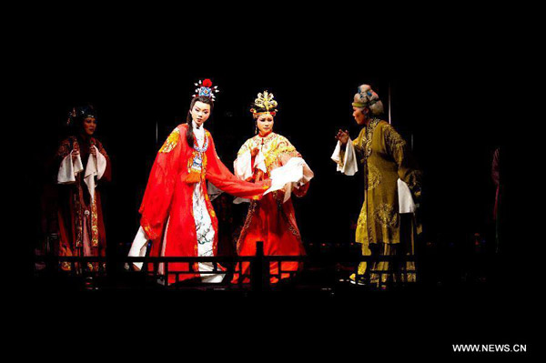 Yue Opera play 'Story of the Stone' on show in Beijing