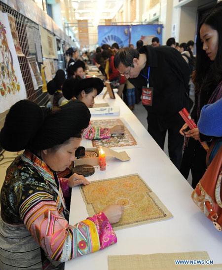 Competition showcasing handmade craftwork held in Guiyang