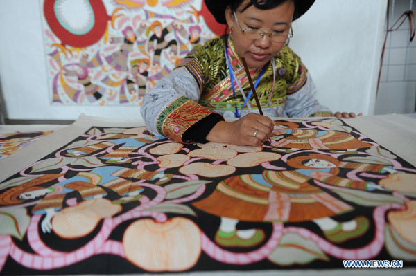 Competition showcasing handmade craftwork held in Guiyang