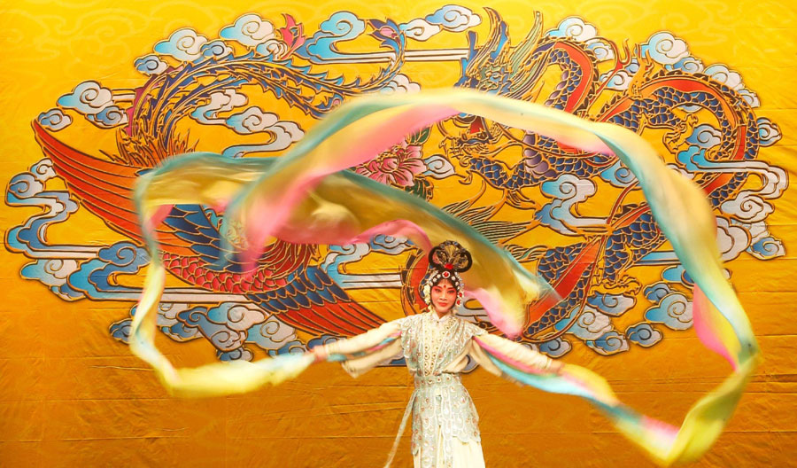 Beijing opera makes London debut